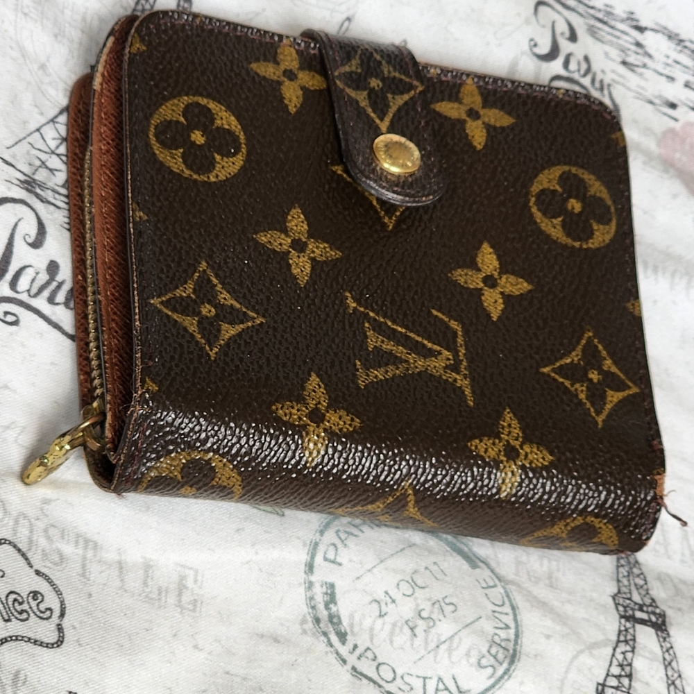 Louis Vuitton Monogram Canvas Compact Zippé Wallet - Picture 3 of 12